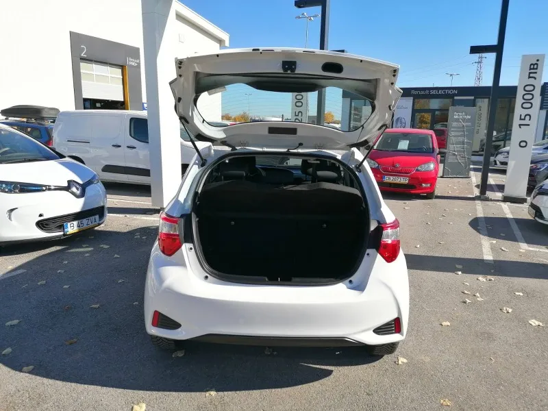 Toyota Yaris 1.5VVT-i HYBRID Image 5