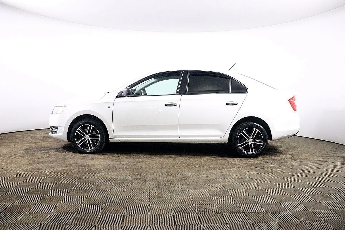 Skoda Rapid Image 8